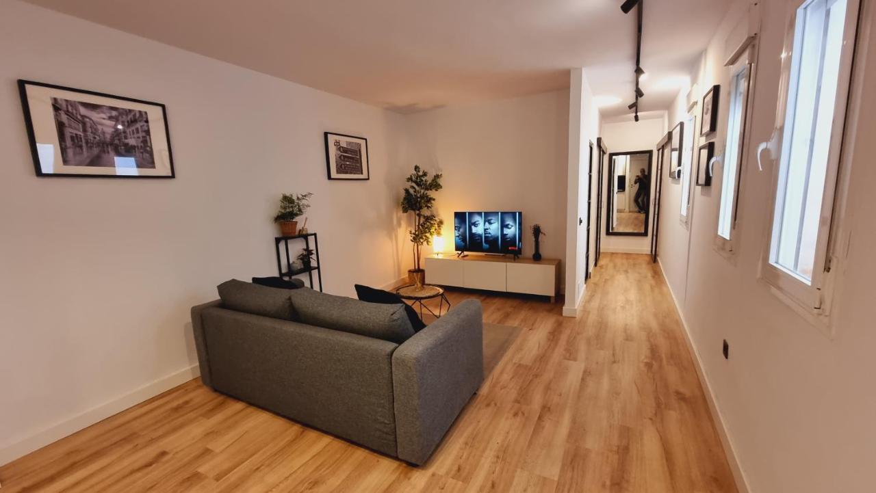 Modern Haven For Urban Explorers By Rems Малага Екстериор снимка